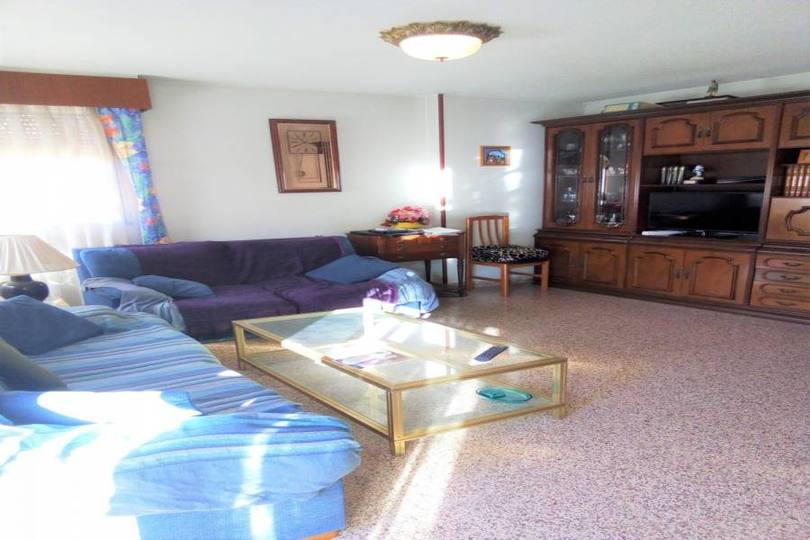 Alicante,Alicante,España,4 Bedrooms Bedrooms,2 BathroomsBathrooms,Pisos,13927