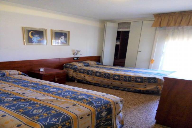 Alicante,Alicante,España,4 Bedrooms Bedrooms,2 BathroomsBathrooms,Pisos,13927