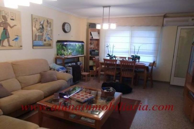 San Vicente del Raspeig,Alicante,España,3 Bedrooms Bedrooms,2 BathroomsBathrooms,Pisos,13957