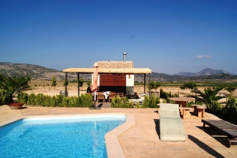 Pinoso,Alicante,España,3 Habitaciones Habitaciones,2 BañosBaños,Fincas-Villas,2147