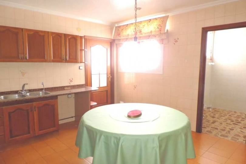Elche,Alicante,España,5 Bedrooms Bedrooms,2 BathroomsBathrooms,Pisos,14196