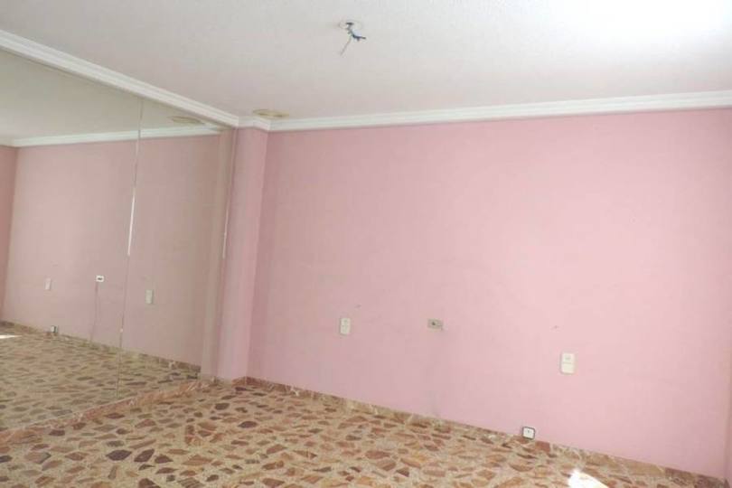 Elche,Alicante,España,5 Bedrooms Bedrooms,2 BathroomsBathrooms,Pisos,14196