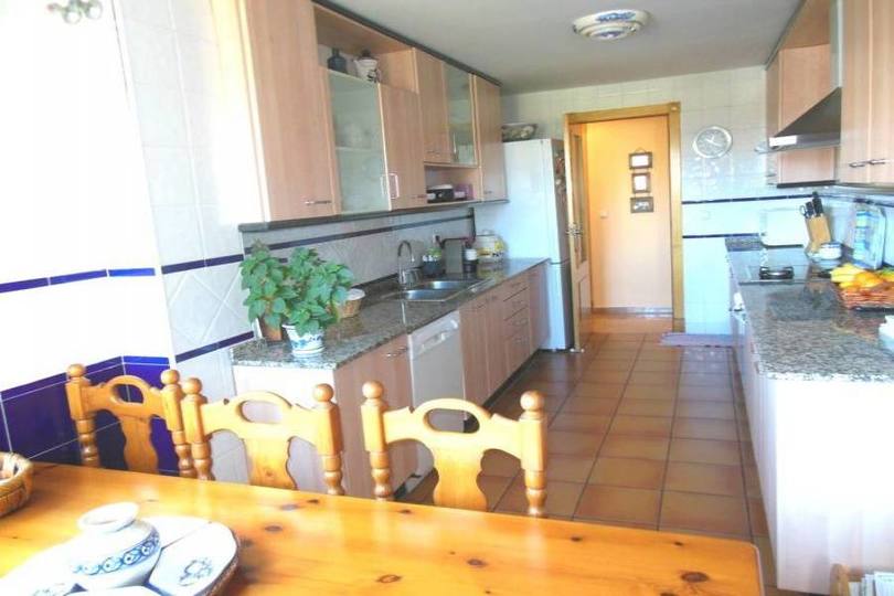 Alicante,Alicante,España,4 Bedrooms Bedrooms,2 BathroomsBathrooms,Pisos,14201