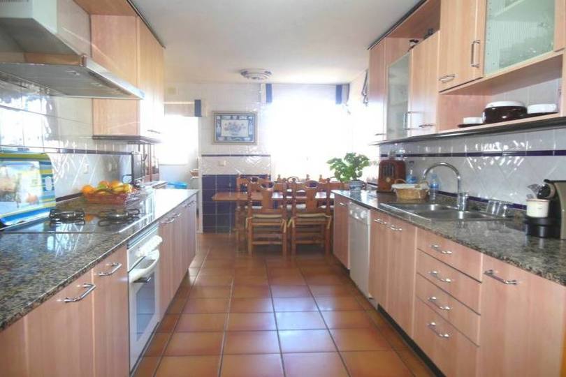 Alicante,Alicante,España,4 Bedrooms Bedrooms,2 BathroomsBathrooms,Pisos,14201