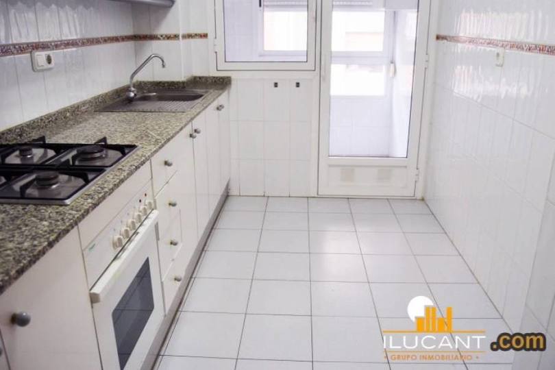 Alicante,Alicante,España,3 Bedrooms Bedrooms,2 BathroomsBathrooms,Pisos,14213