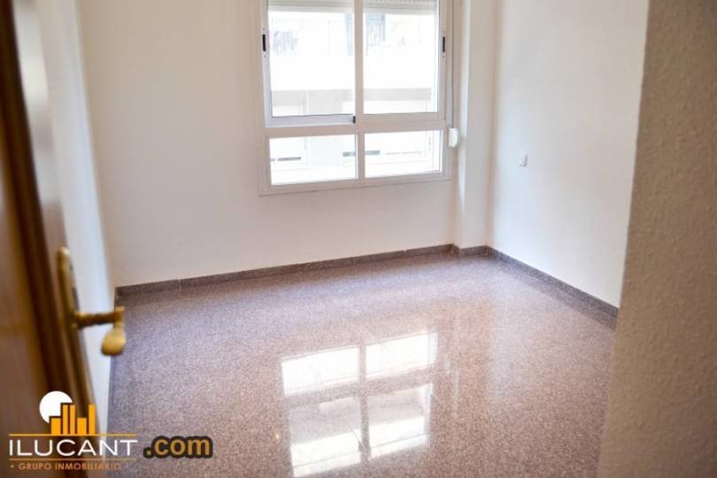 Alicante,Alicante,España,3 Bedrooms Bedrooms,2 BathroomsBathrooms,Pisos,14213