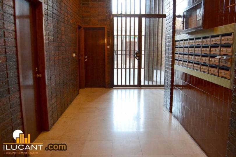 Alicante,Alicante,España,3 Bedrooms Bedrooms,2 BathroomsBathrooms,Pisos,14222