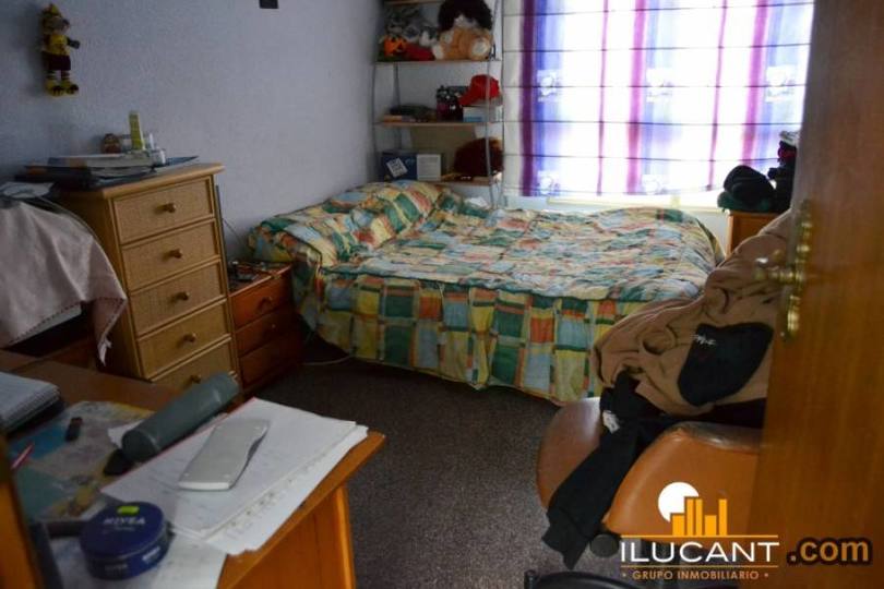 Alicante,Alicante,España,3 Bedrooms Bedrooms,2 BathroomsBathrooms,Pisos,14222
