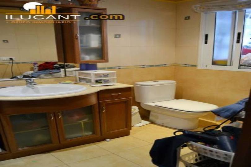 Alicante,Alicante,España,3 Bedrooms Bedrooms,2 BathroomsBathrooms,Pisos,14222