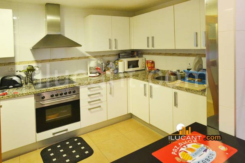 Alicante,Alicante,España,3 Bedrooms Bedrooms,2 BathroomsBathrooms,Pisos,14228