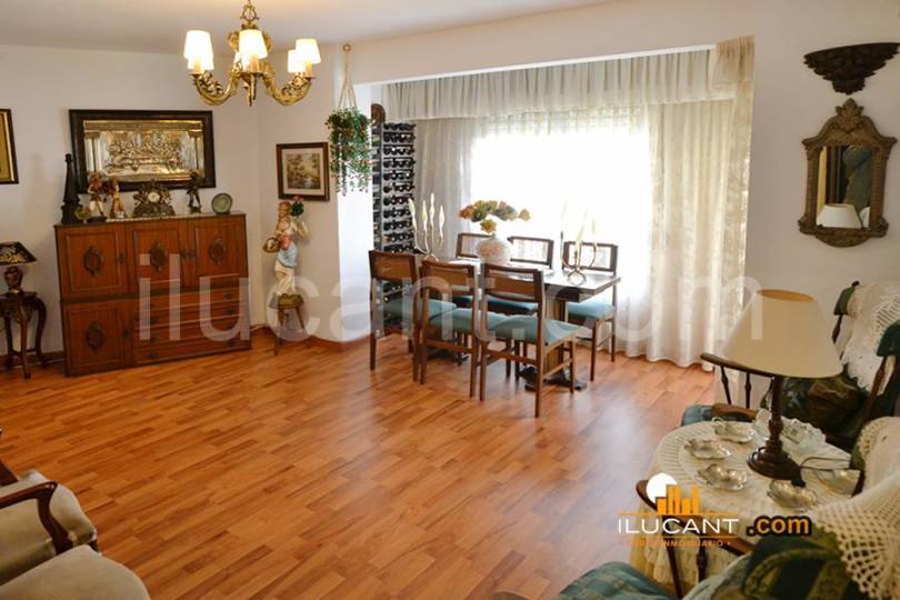 Alicante,Alicante,España,4 Bedrooms Bedrooms,2 BathroomsBathrooms,Pisos,14233