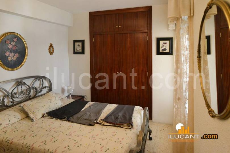 Alicante,Alicante,España,4 Bedrooms Bedrooms,2 BathroomsBathrooms,Pisos,14233