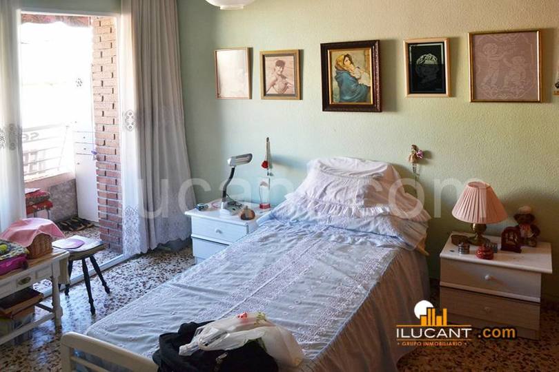 Alicante,Alicante,España,3 Bedrooms Bedrooms,1 BañoBathrooms,Pisos,14235