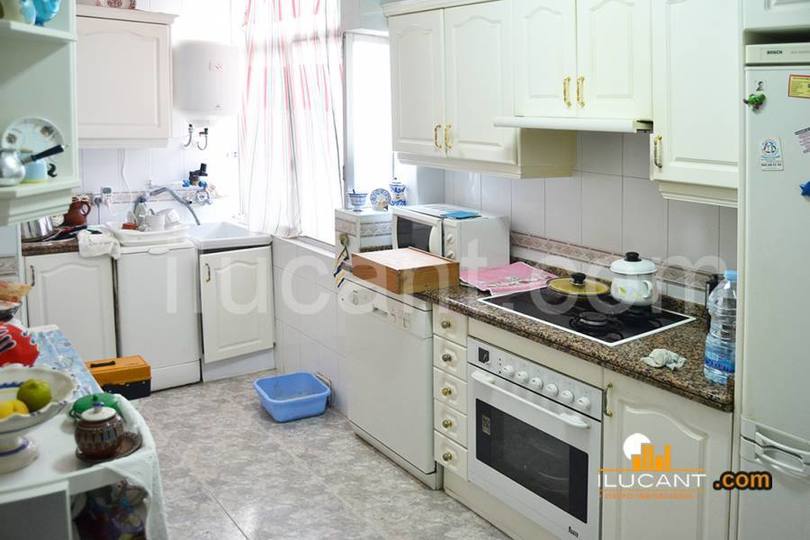 Alicante,Alicante,España,3 Bedrooms Bedrooms,1 BañoBathrooms,Pisos,14235