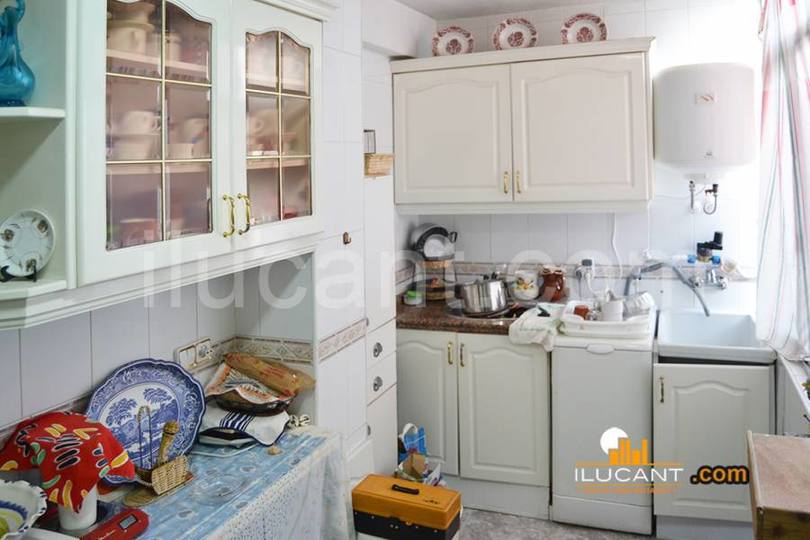 Alicante,Alicante,España,3 Bedrooms Bedrooms,1 BañoBathrooms,Pisos,14235