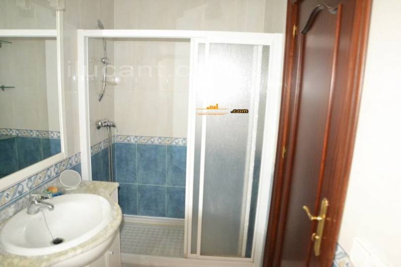 Alicante,Alicante,España,4 Bedrooms Bedrooms,1 BañoBathrooms,Pisos,14237