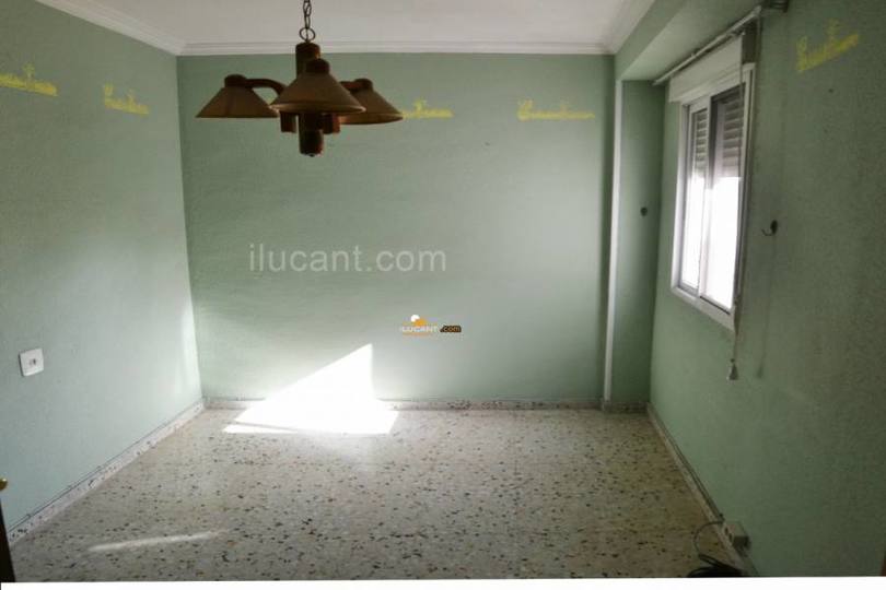 Alicante,Alicante,España,4 Bedrooms Bedrooms,1 BañoBathrooms,Pisos,14237