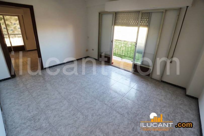 Alicante,Alicante,España,3 Bedrooms Bedrooms,1 BañoBathrooms,Pisos,14244