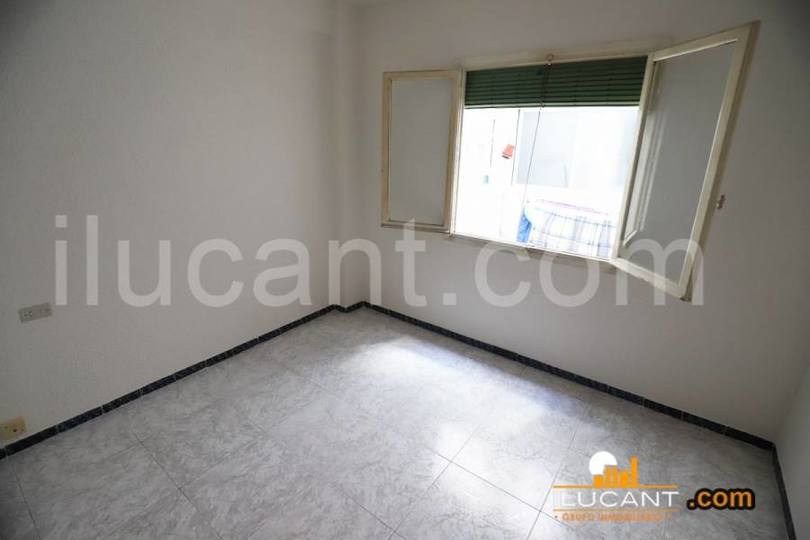 Alicante,Alicante,España,3 Bedrooms Bedrooms,1 BañoBathrooms,Pisos,14244