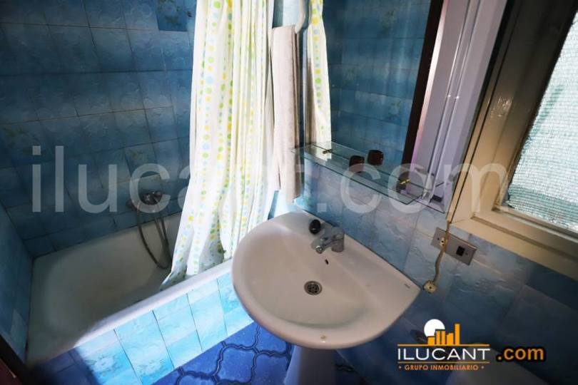 Alicante,Alicante,España,3 Bedrooms Bedrooms,1 BañoBathrooms,Pisos,14244
