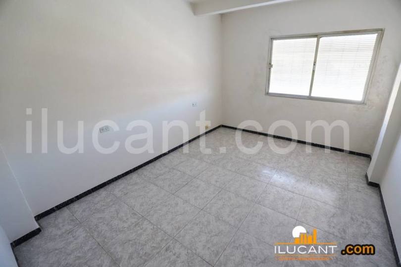 Alicante,Alicante,España,3 Bedrooms Bedrooms,1 BañoBathrooms,Pisos,14244