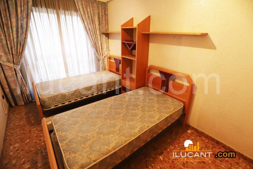 Alicante,Alicante,España,4 Bedrooms Bedrooms,2 BathroomsBathrooms,Pisos,14245