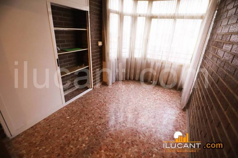 Alicante,Alicante,España,4 Bedrooms Bedrooms,2 BathroomsBathrooms,Pisos,14245