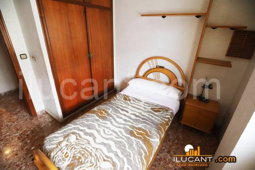 Alicante,Alicante,España,4 Bedrooms Bedrooms,2 BathroomsBathrooms,Pisos,14245