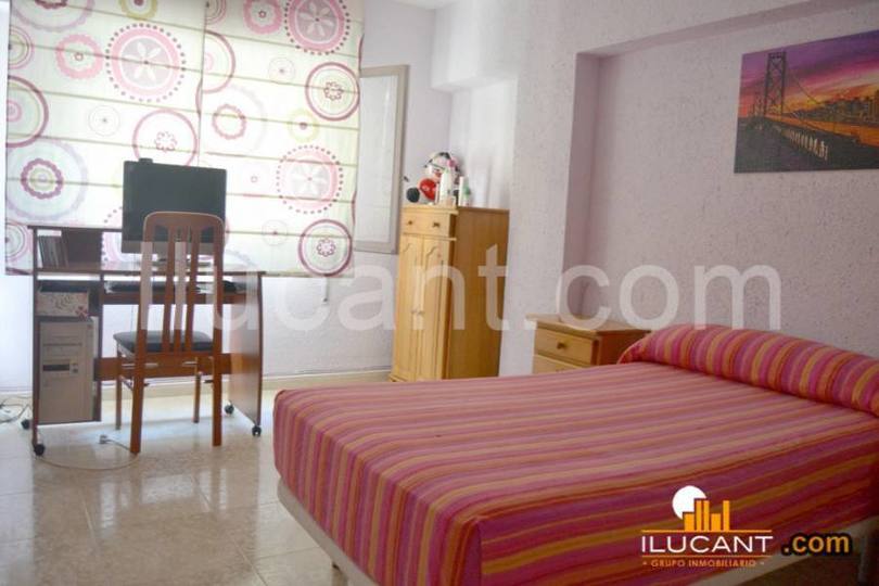 Alicante,Alicante,España,3 Bedrooms Bedrooms,1 BañoBathrooms,Pisos,14248