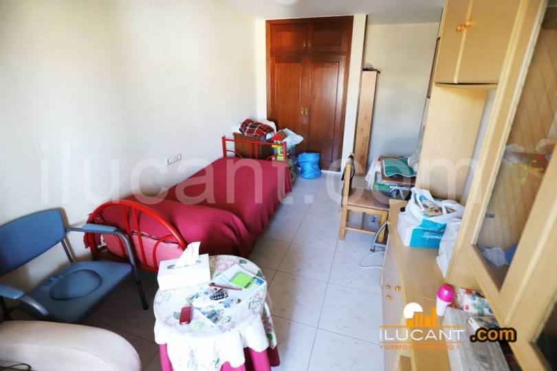 Alicante,Alicante,España,5 Bedrooms Bedrooms,2 BathroomsBathrooms,Pisos,14251