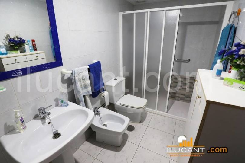 Alicante,Alicante,España,5 Bedrooms Bedrooms,2 BathroomsBathrooms,Pisos,14251