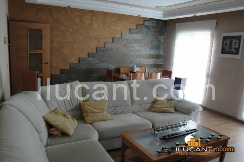 Alicante,Alicante,España,3 Bedrooms Bedrooms,2 BathroomsBathrooms,Pisos,14258