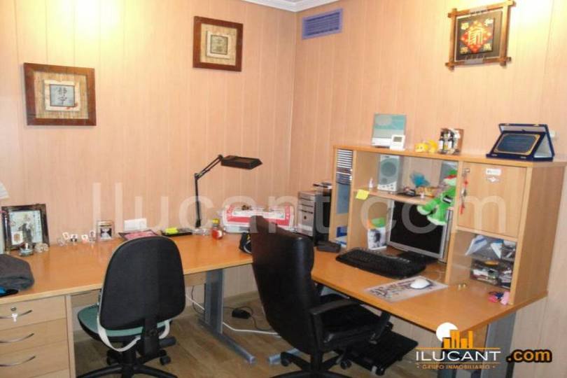 Alicante,Alicante,España,3 Bedrooms Bedrooms,2 BathroomsBathrooms,Pisos,14258