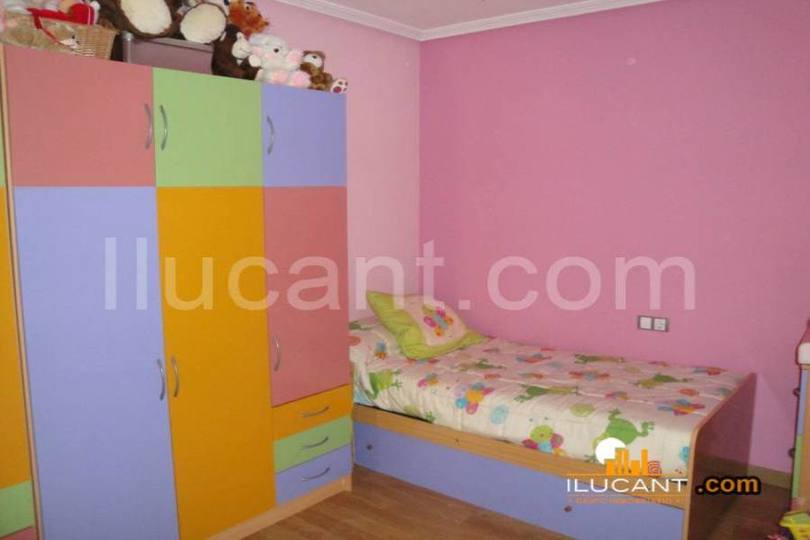 Alicante,Alicante,España,3 Bedrooms Bedrooms,2 BathroomsBathrooms,Pisos,14258