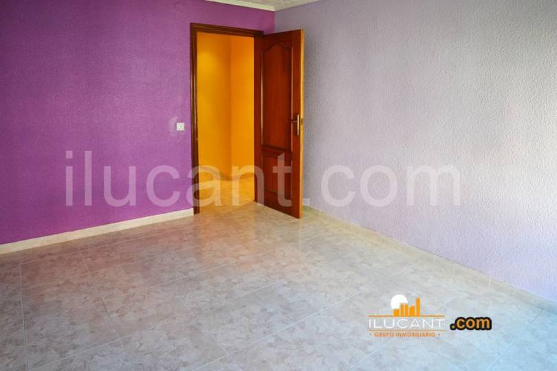Alicante,Alicante,España,3 Bedrooms Bedrooms,1 BañoBathrooms,Pisos,14261