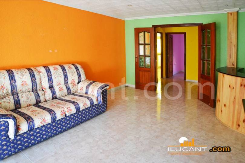 Alicante,Alicante,España,3 Bedrooms Bedrooms,1 BañoBathrooms,Pisos,14261