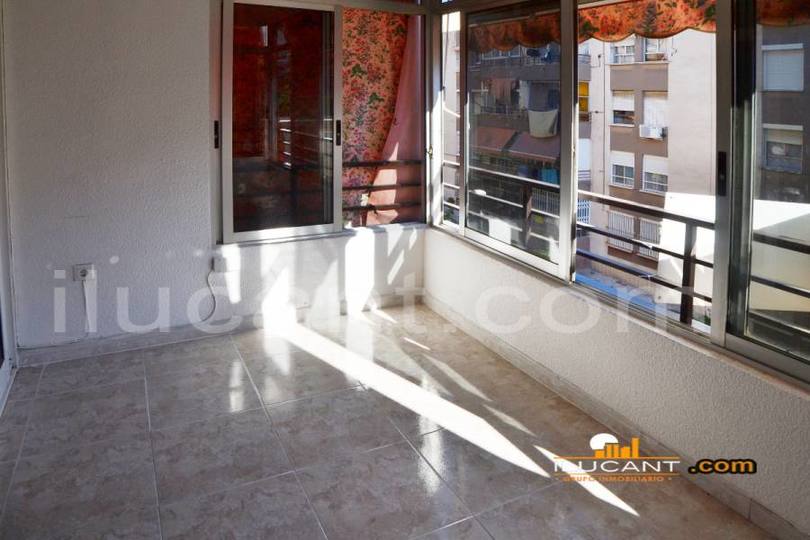 Alicante,Alicante,España,3 Bedrooms Bedrooms,1 BañoBathrooms,Pisos,14261