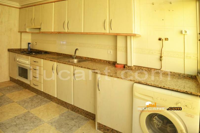 Alicante,Alicante,España,3 Bedrooms Bedrooms,1 BañoBathrooms,Pisos,14261