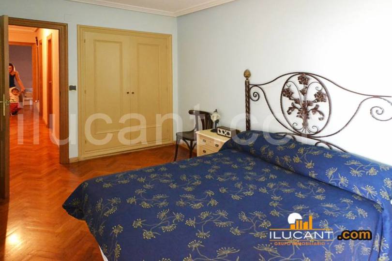Alicante,Alicante,España,3 Bedrooms Bedrooms,2 BathroomsBathrooms,Pisos,14271