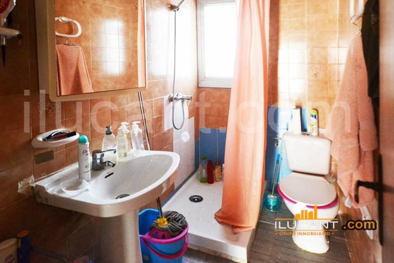 Alicante,Alicante,España,3 Bedrooms Bedrooms,1 BañoBathrooms,Pisos,14272