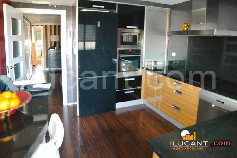 Alicante,Alicante,España,3 Bedrooms Bedrooms,2 BathroomsBathrooms,Pisos,14276