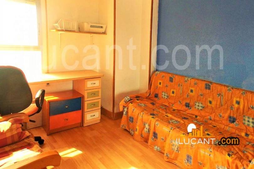Alicante,Alicante,España,4 Bedrooms Bedrooms,2 BathroomsBathrooms,Pisos,14280