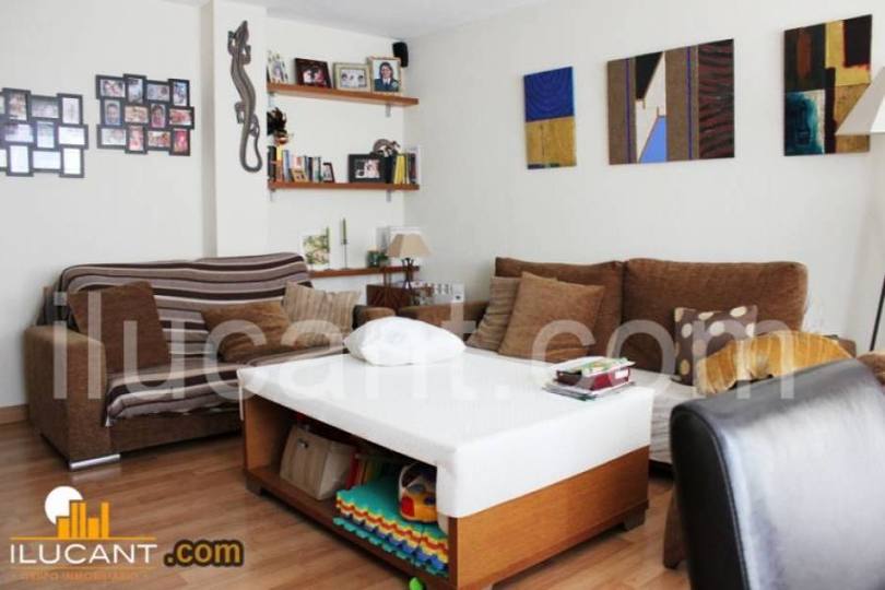 Alicante,Alicante,España,3 Bedrooms Bedrooms,2 BathroomsBathrooms,Pisos,14282