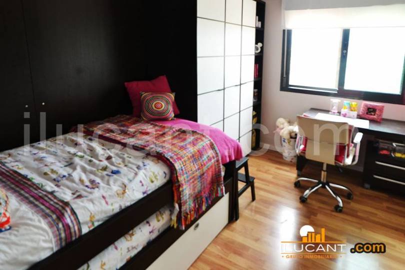 Alicante,Alicante,España,3 Bedrooms Bedrooms,2 BathroomsBathrooms,Pisos,14288