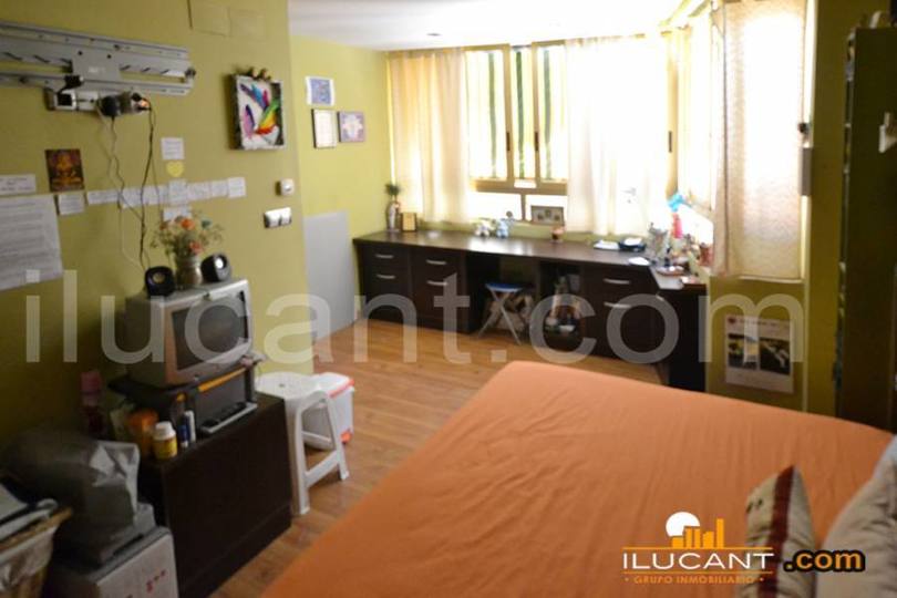 Alicante,Alicante,España,3 Bedrooms Bedrooms,2 BathroomsBathrooms,Pisos,14292