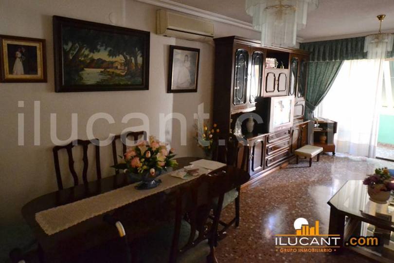 Alicante,Alicante,España,4 Bedrooms Bedrooms,2 BathroomsBathrooms,Pisos,14293