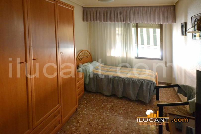 Alicante,Alicante,España,4 Bedrooms Bedrooms,2 BathroomsBathrooms,Pisos,14293