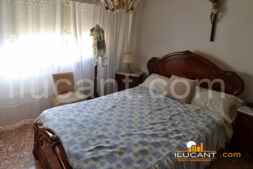 Alicante,Alicante,España,4 Bedrooms Bedrooms,2 BathroomsBathrooms,Pisos,14293