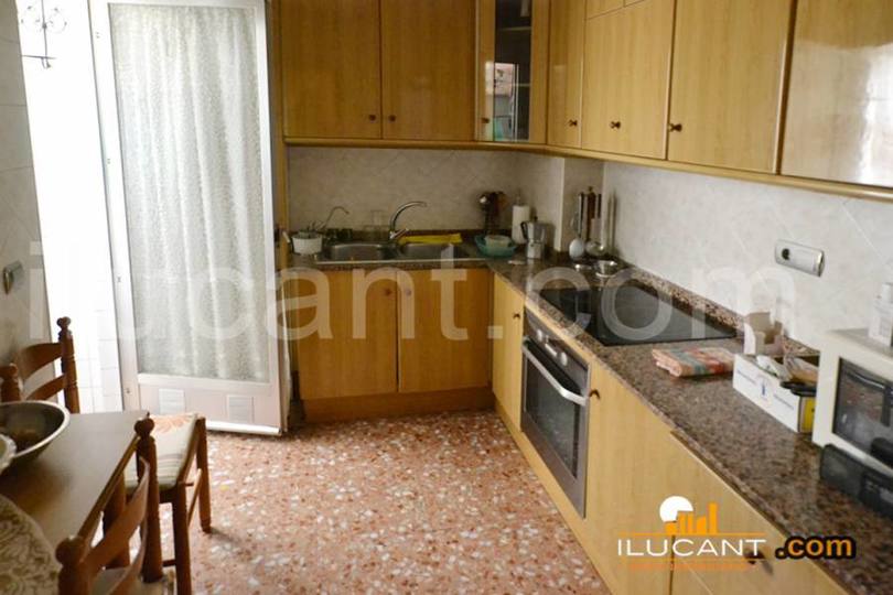 Alicante,Alicante,España,4 Bedrooms Bedrooms,2 BathroomsBathrooms,Pisos,14293