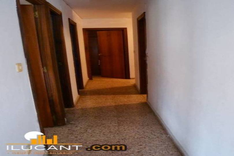 Alicante,Alicante,España,3 Bedrooms Bedrooms,1 BañoBathrooms,Pisos,14294